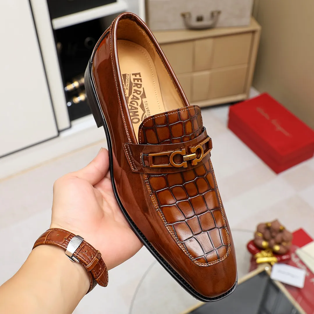 Men's shoes 💰460🕷🕷🐂【Ferragamo】Ferragamo Popular fashionable casual shoes🇨🇳Official website counter 1:1 production, original mold opening💯Good quality can be seen, imported high-end first-layer waxed calfskin, water-dyed🐂leather lining🌿very clear texture, high-quality waterproof, non-slip and wear-resistant outsole🎋high quality and low price, truly handmade🍓2 colors available! Code number 38-44......(45.46 customized)